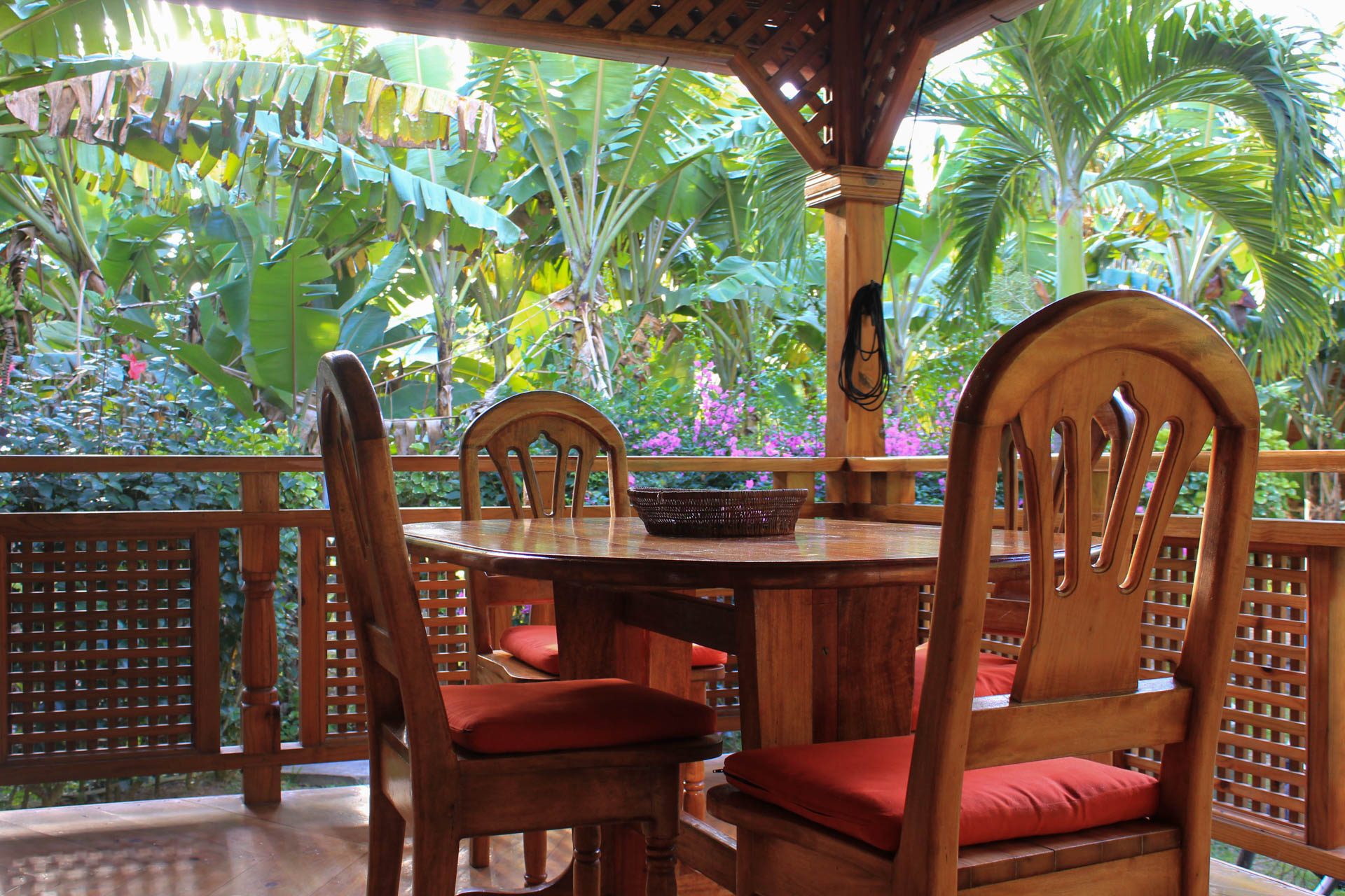 Chalet Kokorouz - Dining area veranda 2