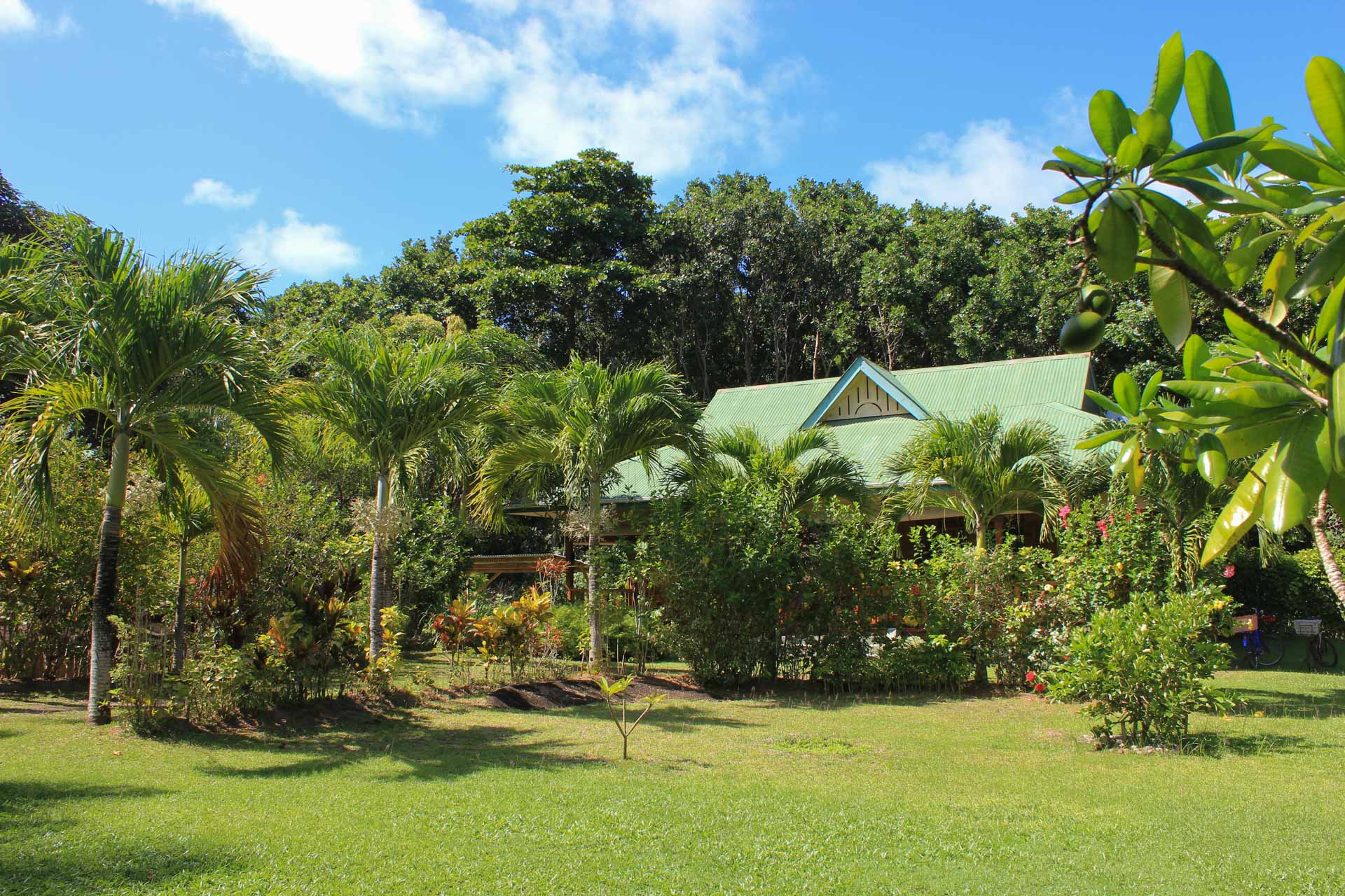 Chalet Kokoleo im tropischen Garten 